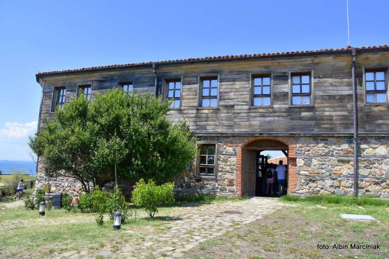 Wyspa i Klasztor św. Anastazji w Bułgarii 15