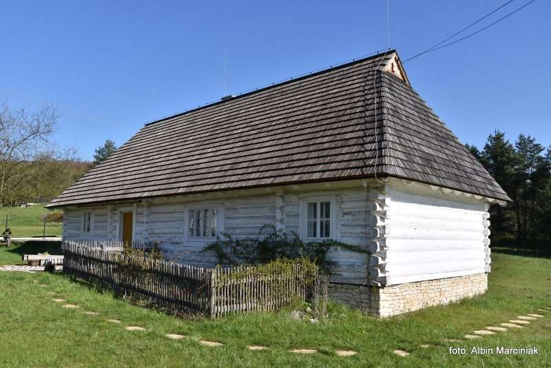 Zabytkowa drewniana Chata Kocjana skansen w Rabsztynie kolo Olkusza Malopolska 2