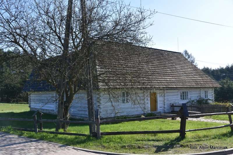 Zabytkowa drewniana Chata Kocjana skansen w Rabsztynie kolo Olkusza Malopolska 7