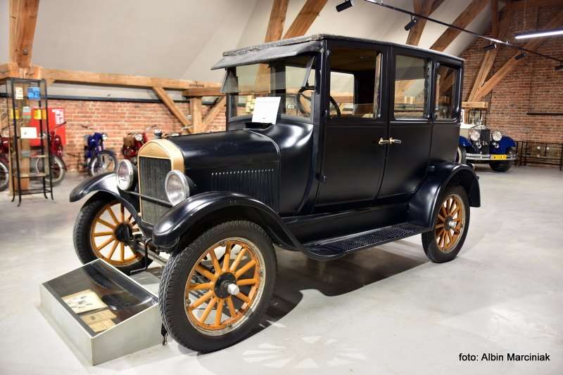Muzeum Motoryzacji na zamku Topacz 13