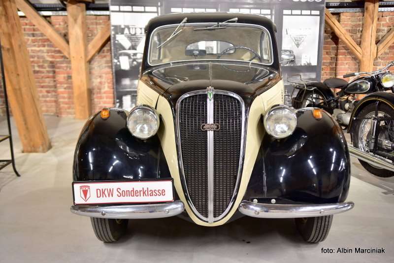 Muzeum Motoryzacji na zamku Topacz 21