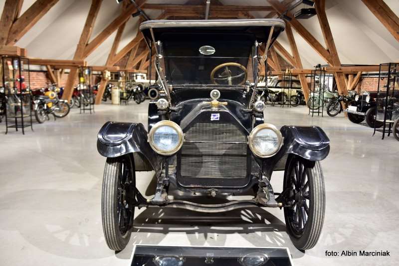 Muzeum Motoryzacji na zamku Topacz 23