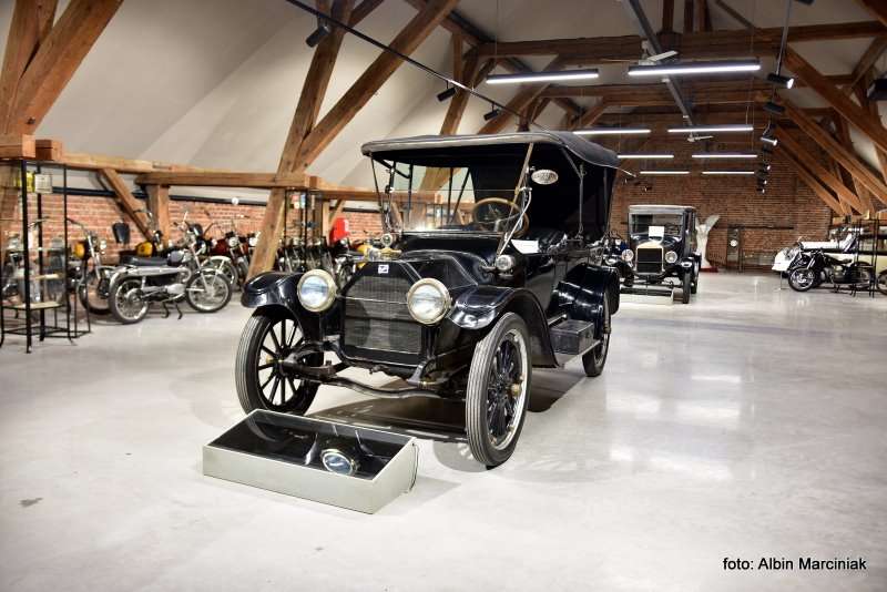Muzeum Motoryzacji na zamku Topacz 9