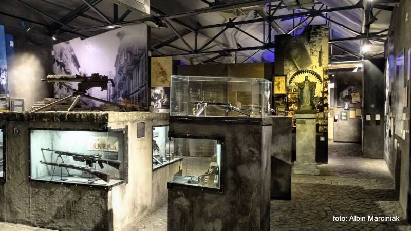 Muzeum Powstania Warszawskiego 15