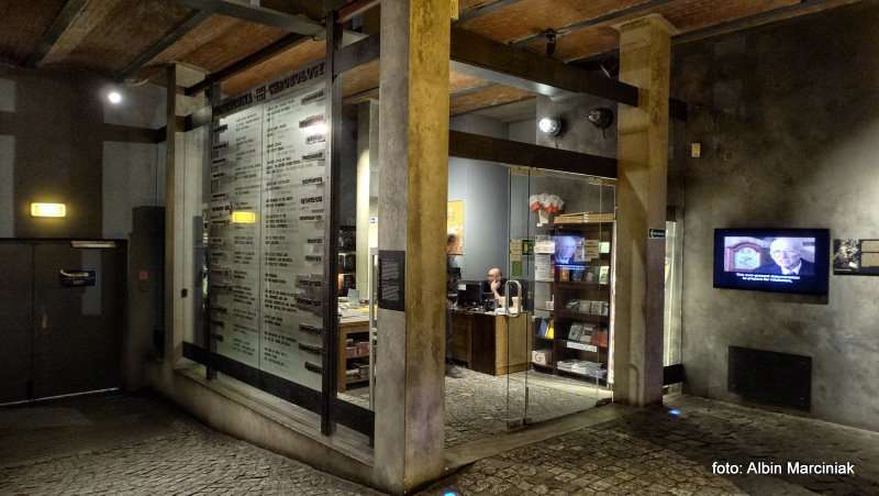 Muzeum Powstania Warszawskiego 36