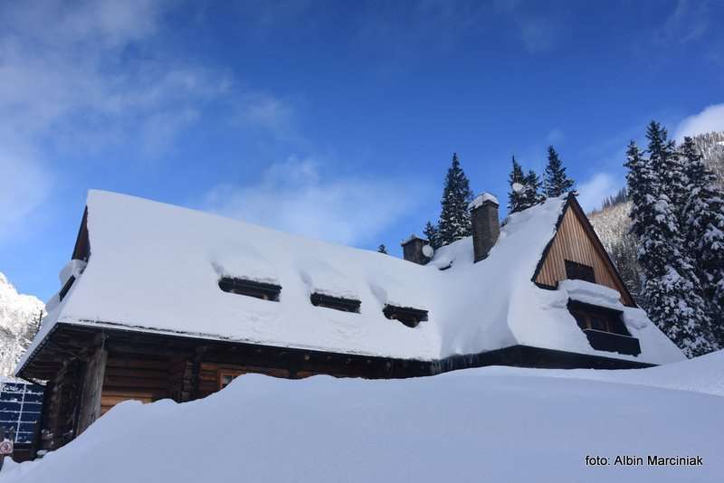 Schronisko Górskie PTTK na Hali Ornak 15