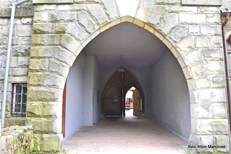 Zamek Leśna Skała w Szczytnej 2