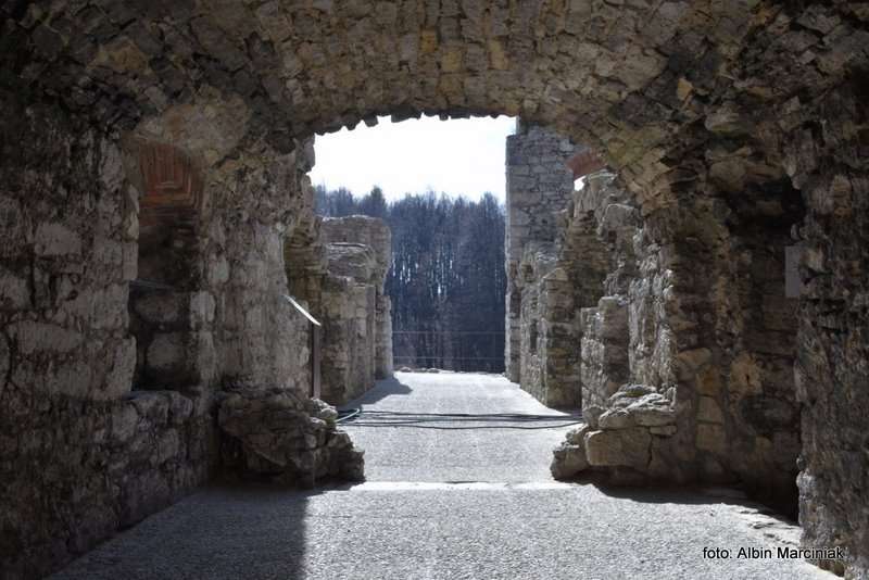 Zamek Ogrodzieniec 32