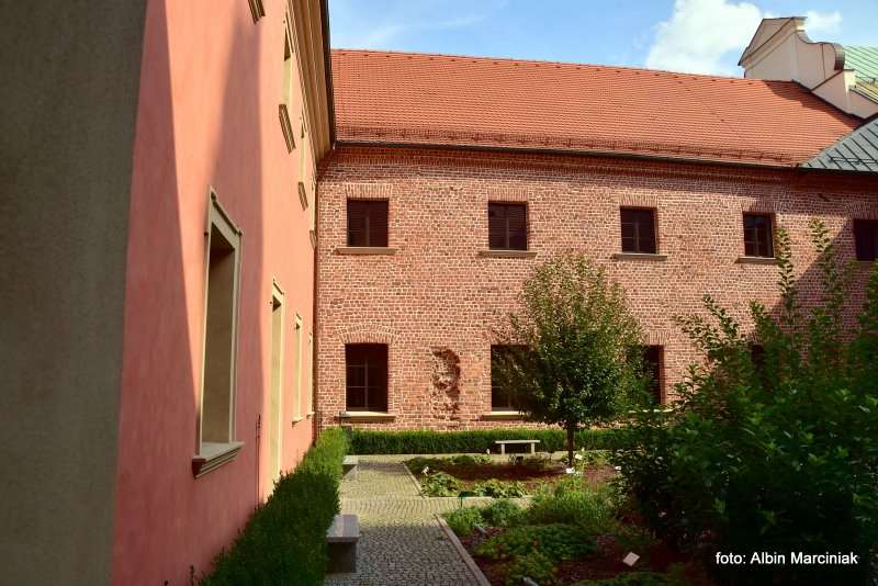 Pocysterski Zespół Klasztorno Pałacowy w Rudach 5