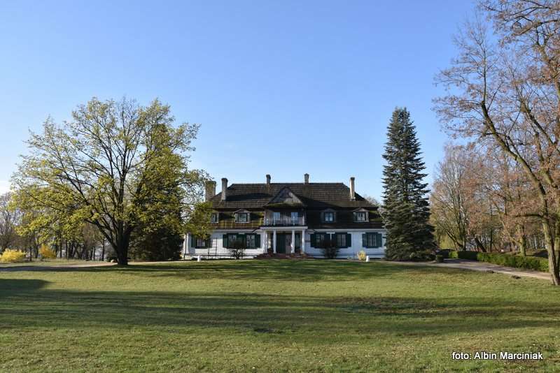 Dwór z Moniaków w Janowcu 12